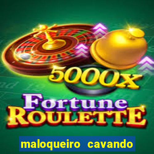 maloqueiro cavando cova censurado